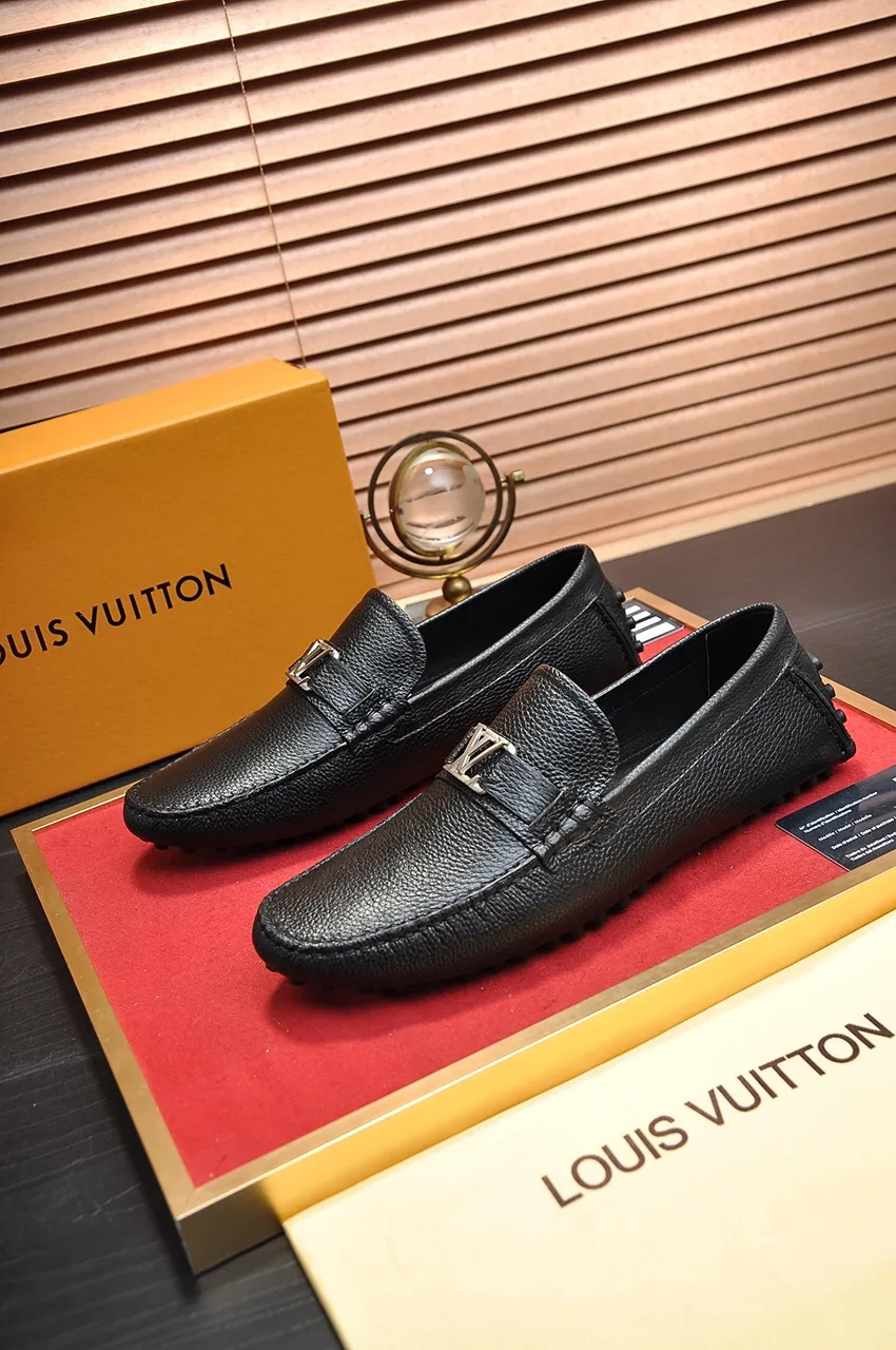 Men's men's shoes 💰420💶 [LV Doudou shoes] (water-dyed cowhide lining) new model is on the market, available on the official website. The new Doudou shoes are processed into single-color materials, and the uppers are made of imported horsehide leather. The body of the shoe is fully hemmed with mark thread, and is lined with imported original cowhide leather. The elegant shoe shape is super suitable for all-matching, and the size is 38-44.